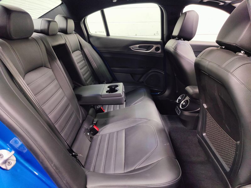 Used 2024 Alfa Romeo Giulia Veloce Premium AWD w/Sunroof/Activ AsstImage 15