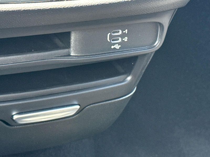 New 2027 Chrysler Pacifica Select Awd