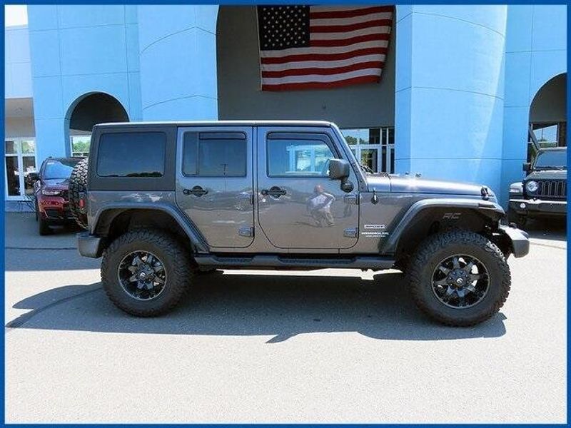 2016 Jeep Wrangler Unlimited SportImage 2