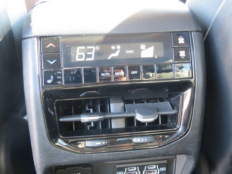 Used 2021 Jeep Grand Cherokee L Limited 4x4 4dr SUVImage 25