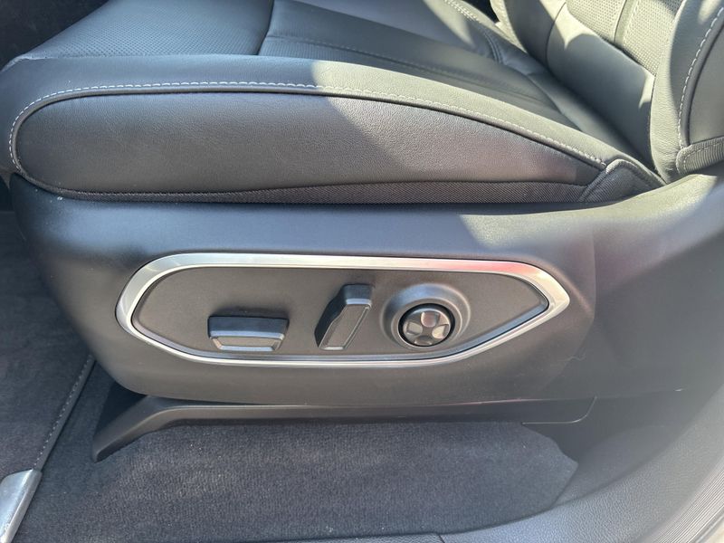 2026 Jeep Grand Wagoneer Limited Altitude 4x4Image 33