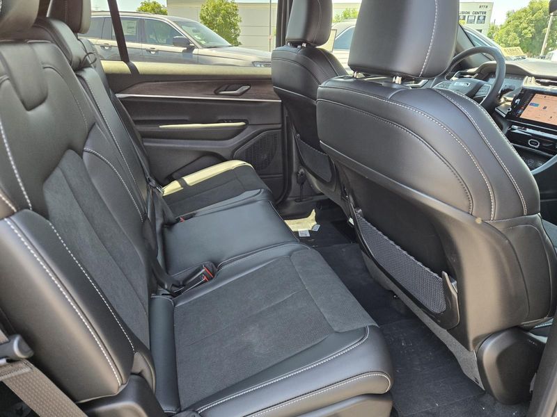 New 2026 Jeep Grand Cherokee L Laredo Altitude 4x4