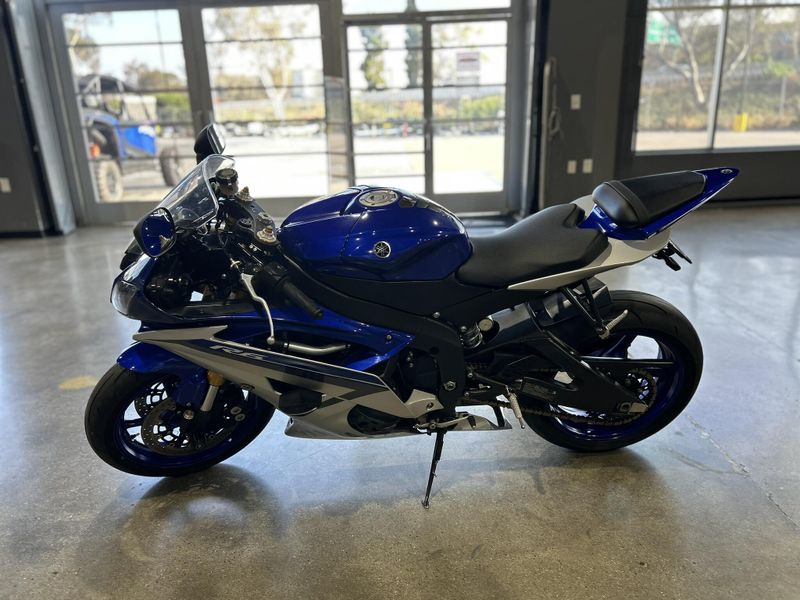Used 2015 Yamaha YZF-R6 Image 14