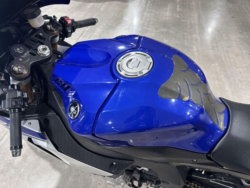 Used 2015 Yamaha YZF-R1 Image 25