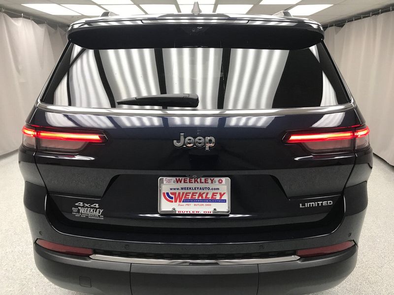 Used 2023 Jeep Grand Cherokee L LimitedImage 12