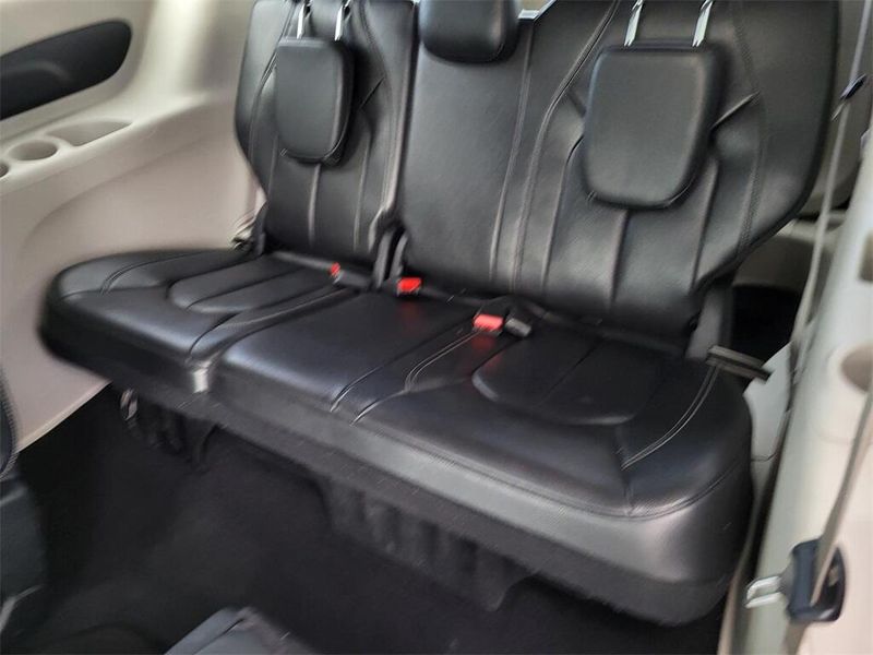 2022 Chrysler Pacifica Touring LImage 29