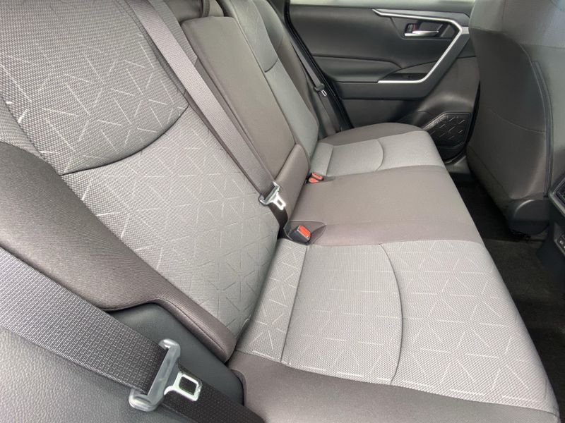 2025 Toyota RAV4 XLEImage 12