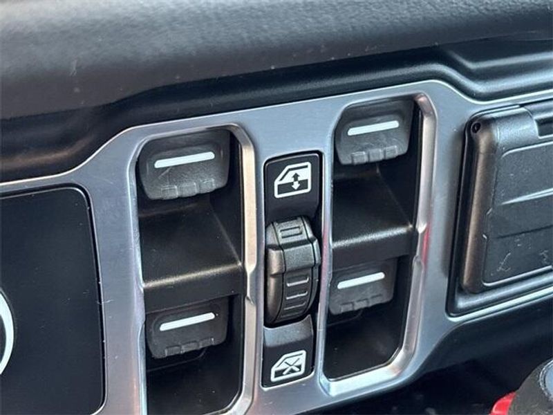2024 Jeep Wrangler Sahara 4xe photo 20