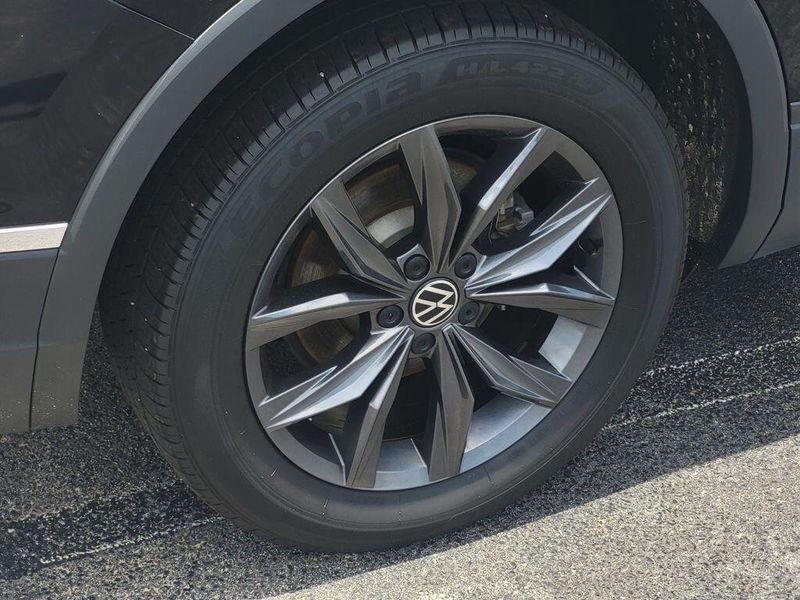 2024 Volkswagen Tiguan 2.0T SEImage 8