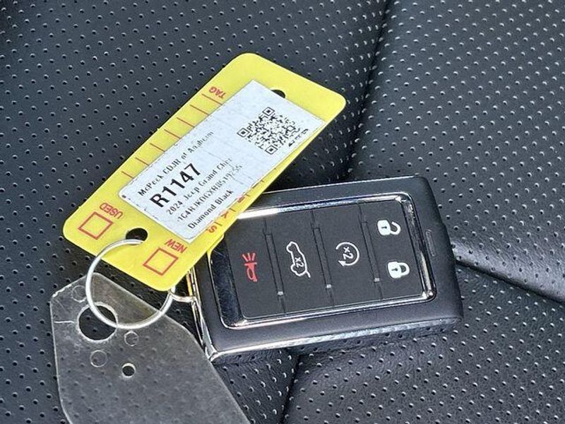 New 2024 Jeep Grand Cherokee L Overland 4x4Image 28