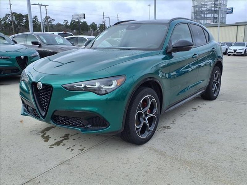 2025 Alfa Romeo Stelvio SprintImage 4