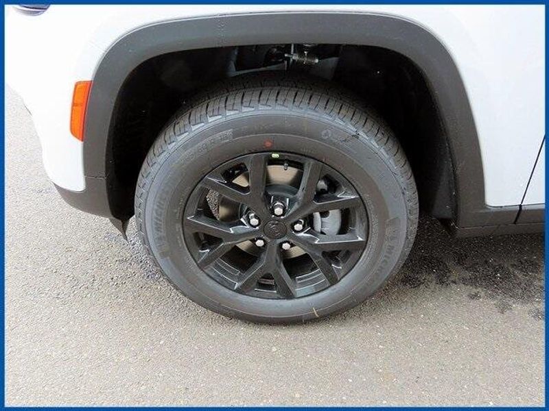 New 2025 Jeep Grand Cherokee Image 4