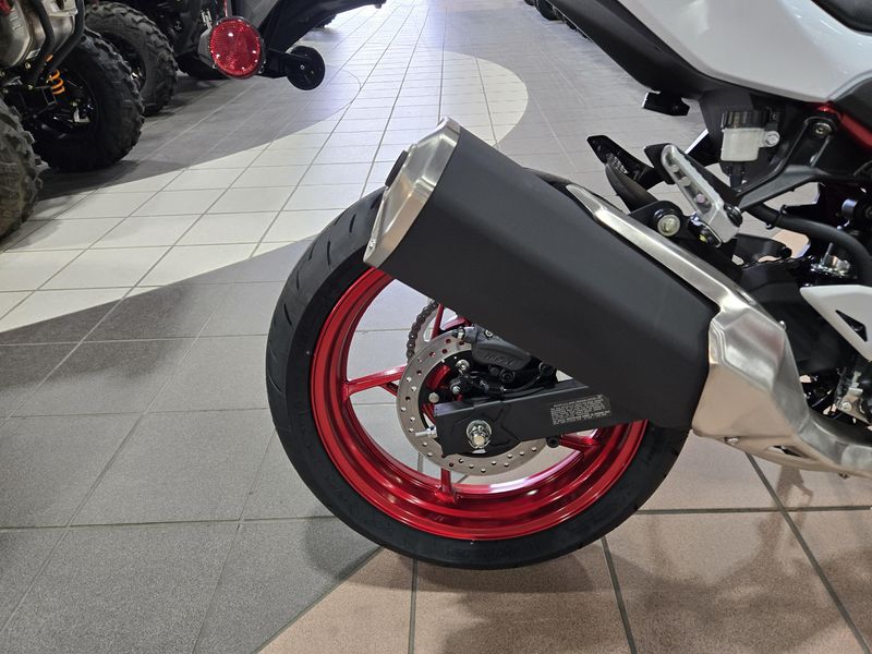 NEW 2026 KAWASAKI Z500 SE ABS Image 19