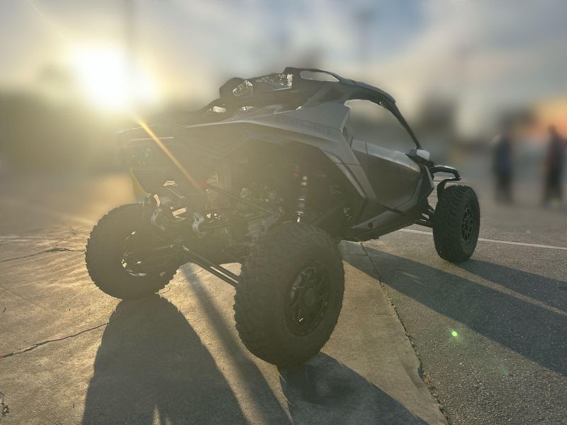 New 2026 Can-Am MAVERICK R X RS WITH SMART-SHOX 999T DCT Image 15
