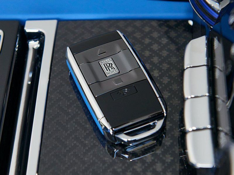 New 2026 Rolls-Royce Cullinan Black BadgeImage 18