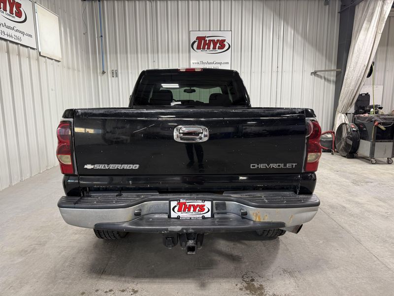 Used 2005 Chevrolet Silverado 2500HD LSImage 4