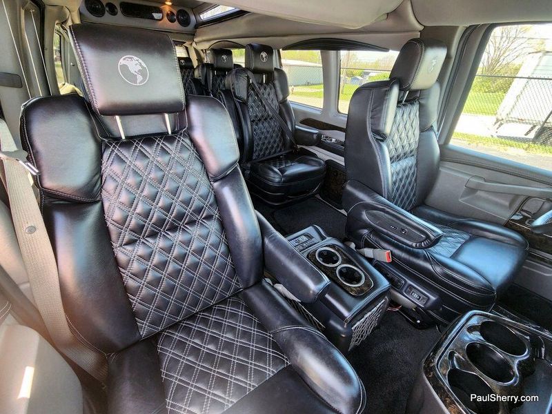 2023 Chevrolet Express Image 33