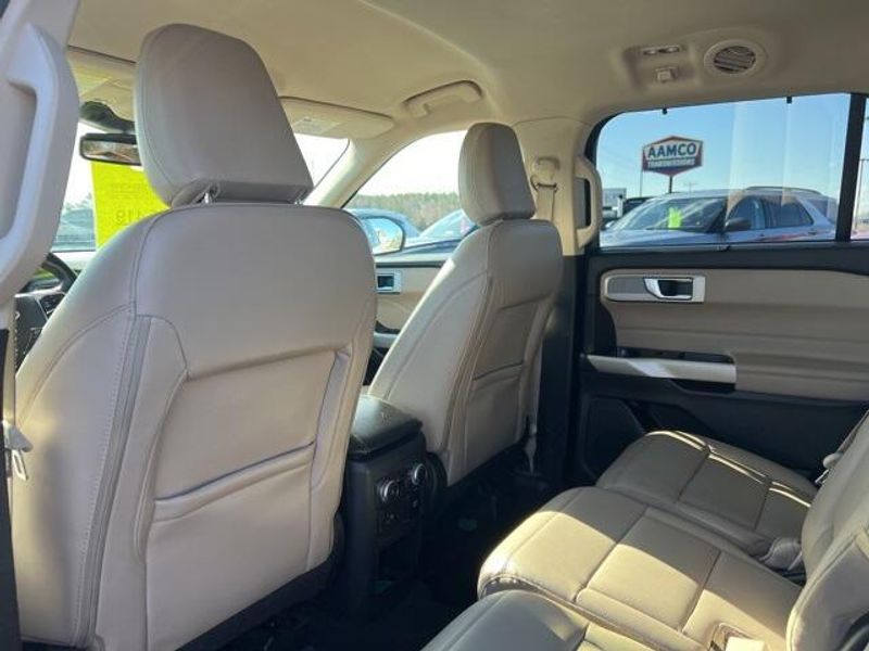 2021 Ford Explorer LimitedImage 15