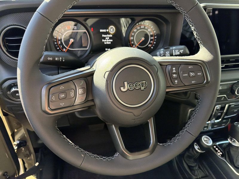 New 2026 Jeep Wrangler 4-door RubiconImage 21