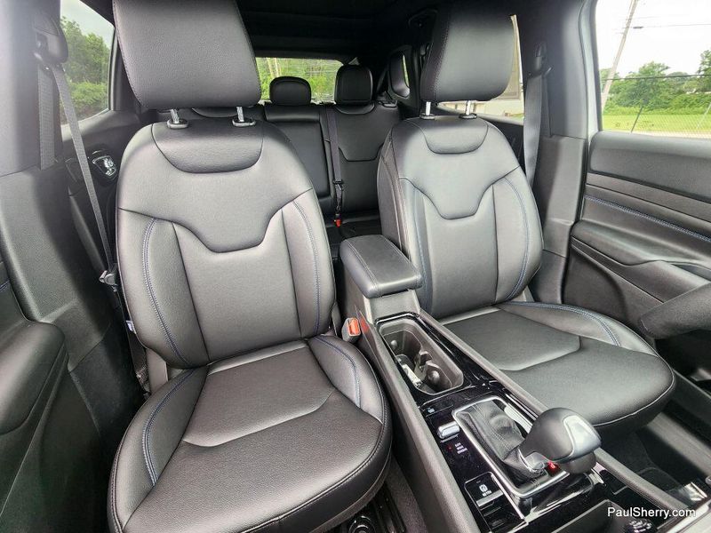 New 2025 Jeep Compass Limited 4x4