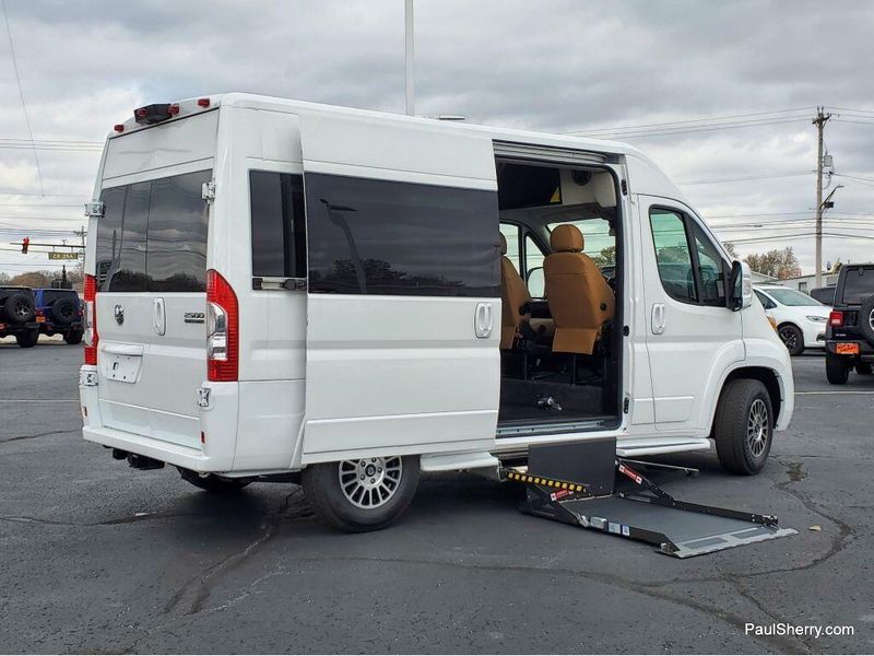 2023 RAM ProMaster 2500 High Roof 136WBImage 32