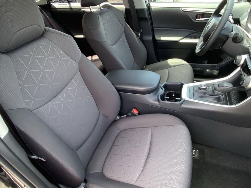 New 2025 Toyota RAV4 Hybrid XLEImage 11