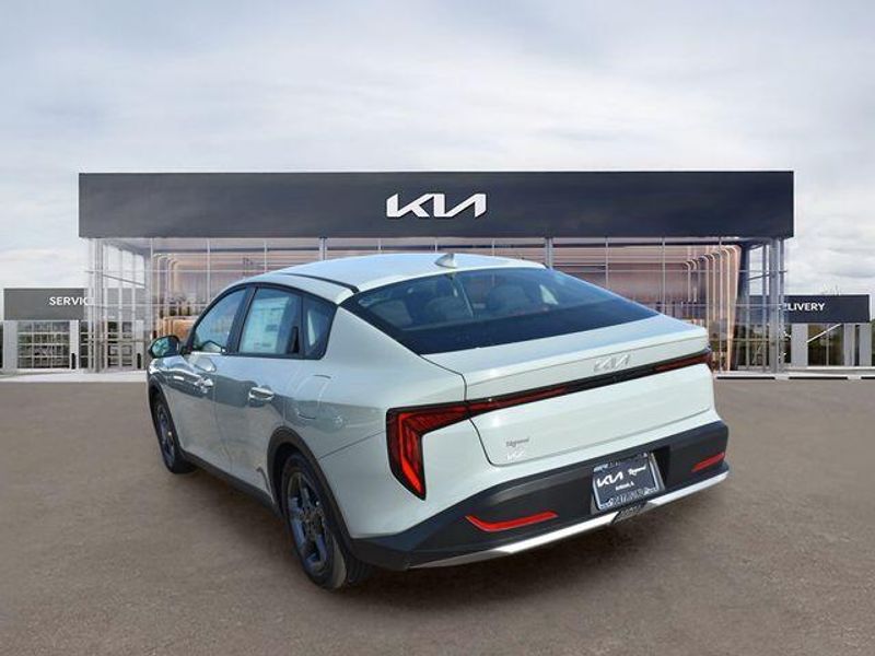 New 2026 Kia K4 LXSImage 6