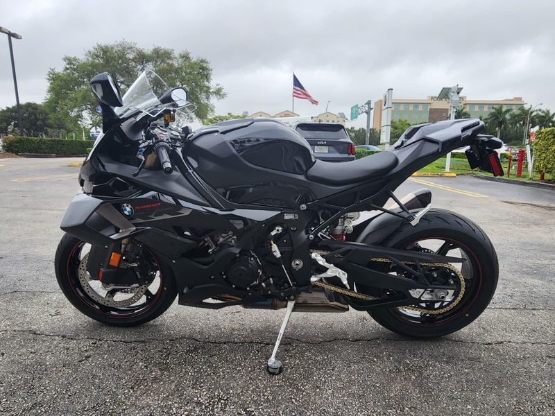 2026 BMW S 1000 RRImage 1
