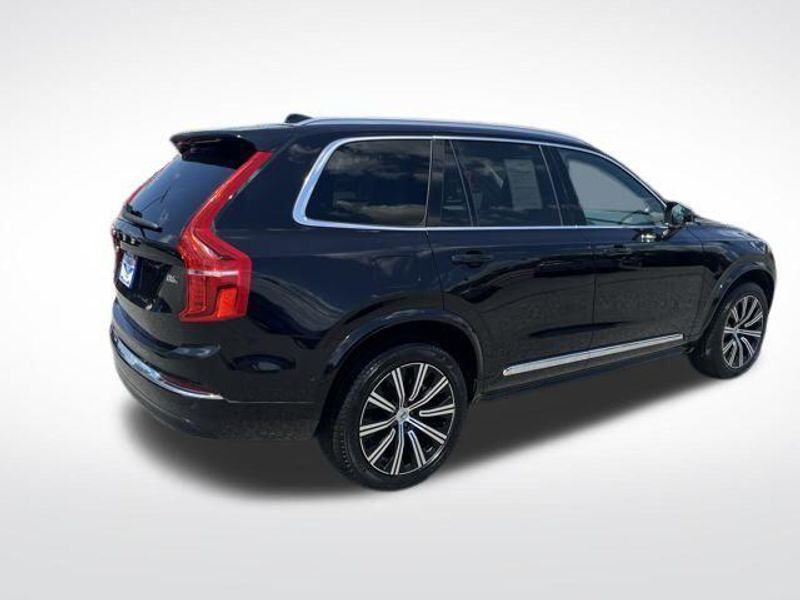 2024 Volvo XC90 B6 Plus Bright Theme