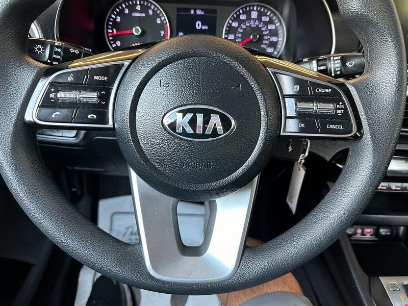 2019 Kia Forte LXSImage 3