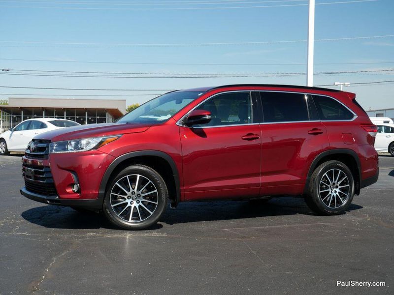 2017 Toyota Highlander SE photo 5