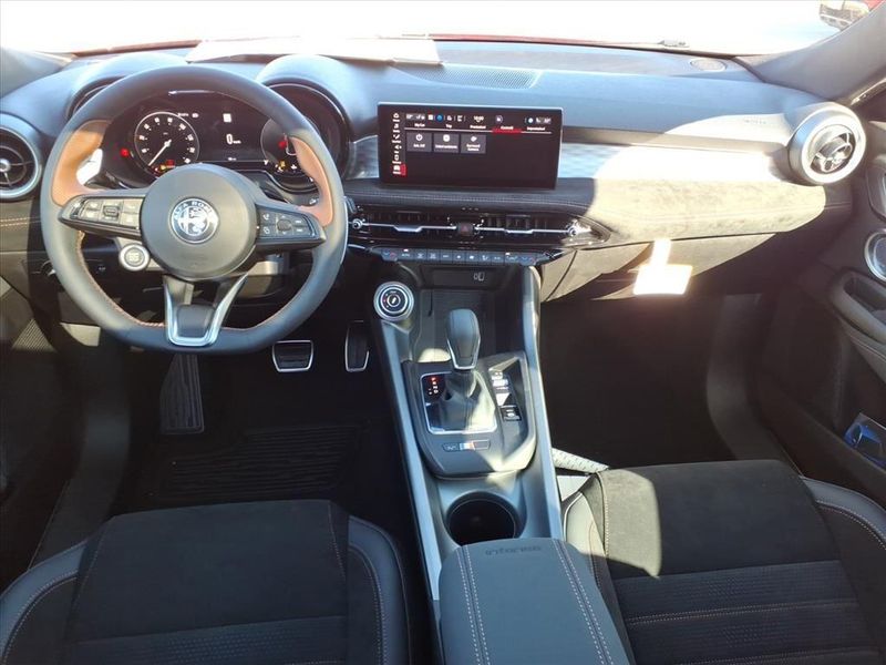 New 2025 Alfa Romeo Tonale IntensaImage 12