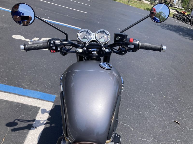 2025 Triumph BONNEVILLE T120 BLACK