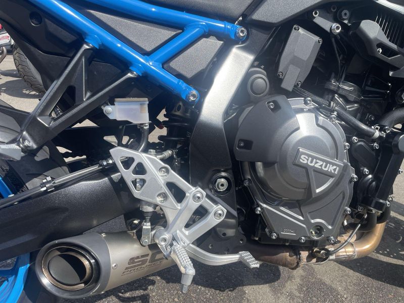 Used 2024 Suzuki GSX-8S CA Image 13