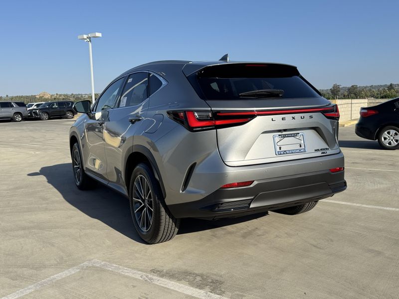 New 2026 Lexus NX 450h+ PremiumImage 8