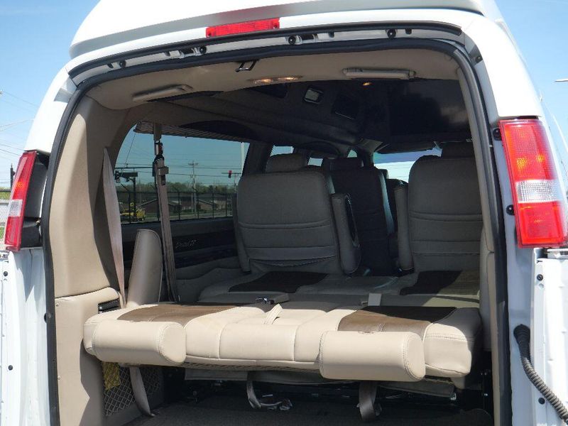 2019 GMC Savana Image 53