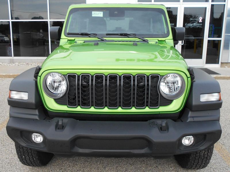 New 2025 Jeep Wrangler 4-door Sport SImage 32