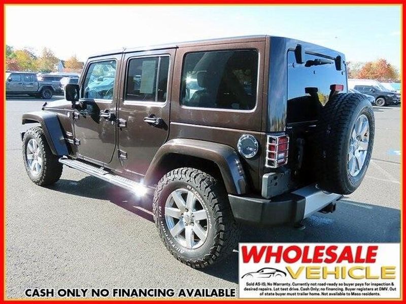 2013 Jeep Wrangler Unlimited SaharaImage 5