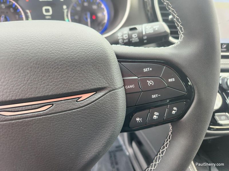 New 2027 Chrysler Pacifica Limited