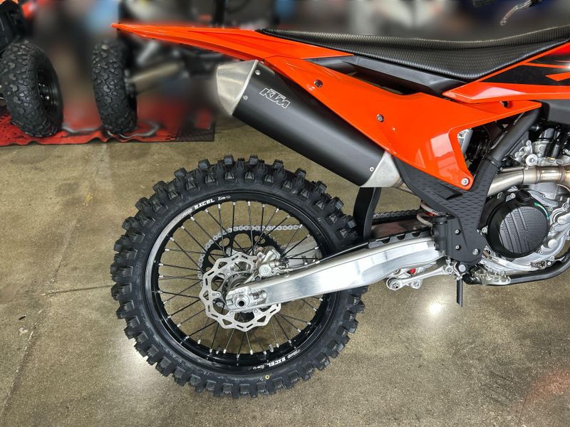 New 2027 KTM 450 SX-F Image 23