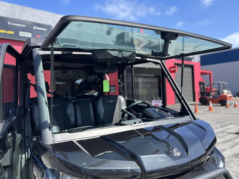 New 2025 Can-Am DEFENDER MAX LONE STAR CAB HD10 Image 17