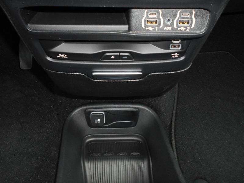 2025 Chrysler Pacifica SelectImage 19