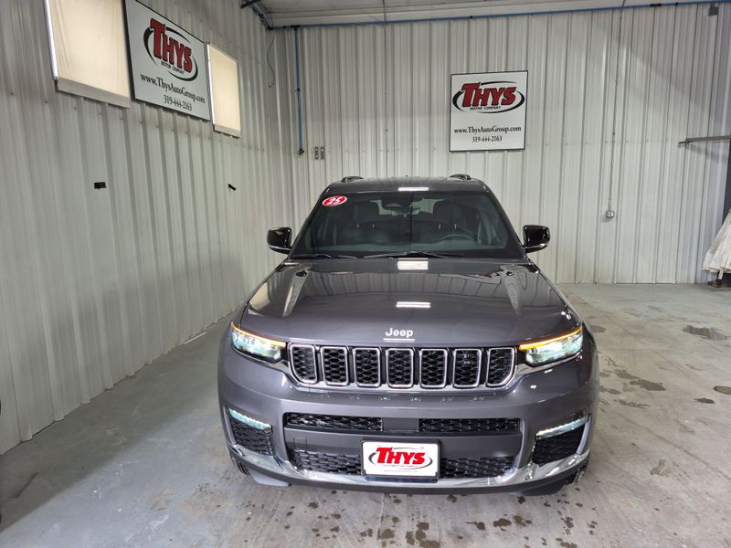 2025 Jeep Grand Cherokee L Limited 4x4Image 39