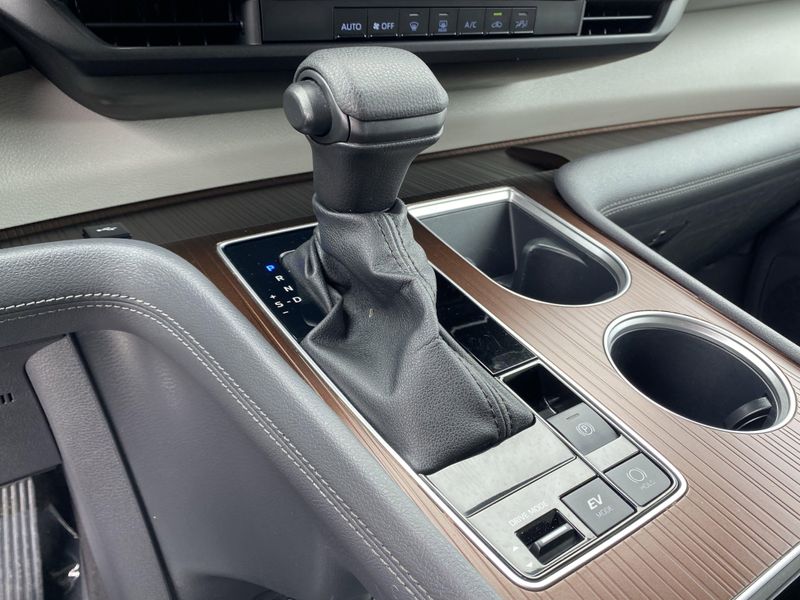2024 Toyota Sienna LEImage 26