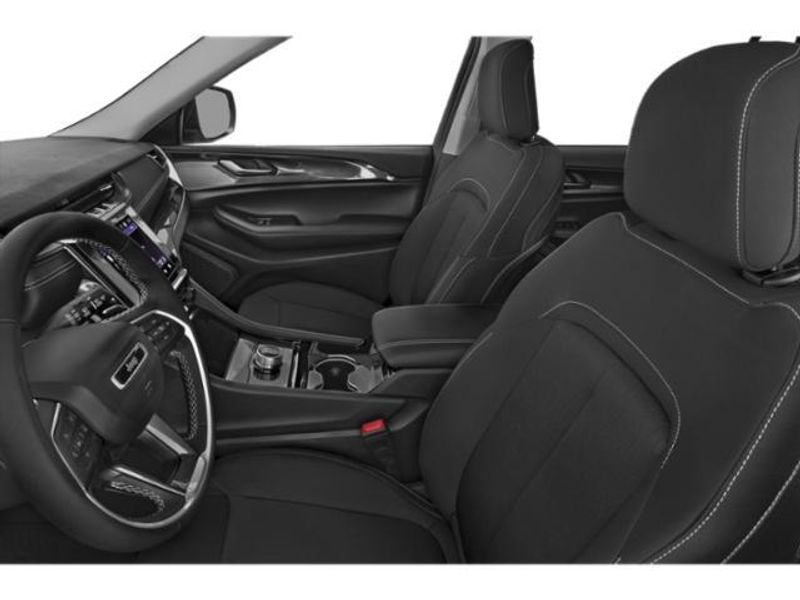 New 2025 Jeep Grand Cherokee L Summit 4x4Image 9
