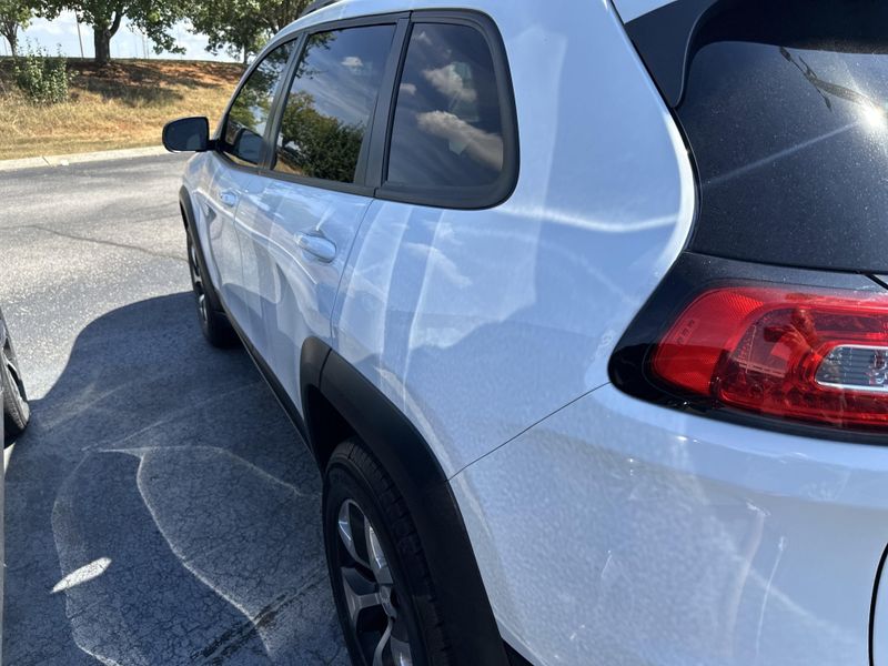 2018 Jeep Cherokee Trailhawk photo 9