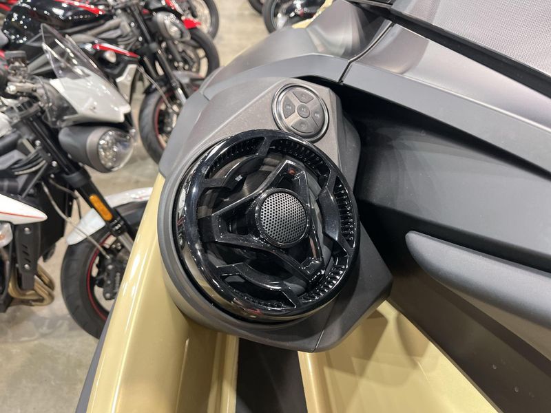 New 2025 Sea-Doo RXT-X 325 (SOUND SYSTEM) Image 15