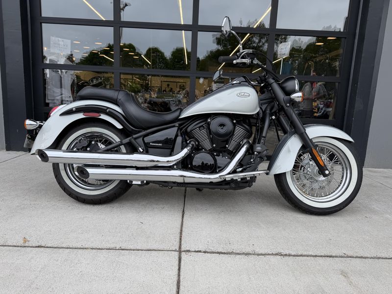 2024 Kawasaki Vulcan 900 Classic