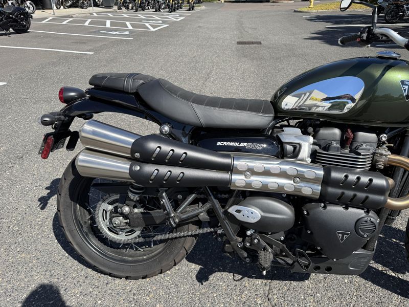 2023 Triumph Scrambler 900 - BROOKLANDS GREEN 