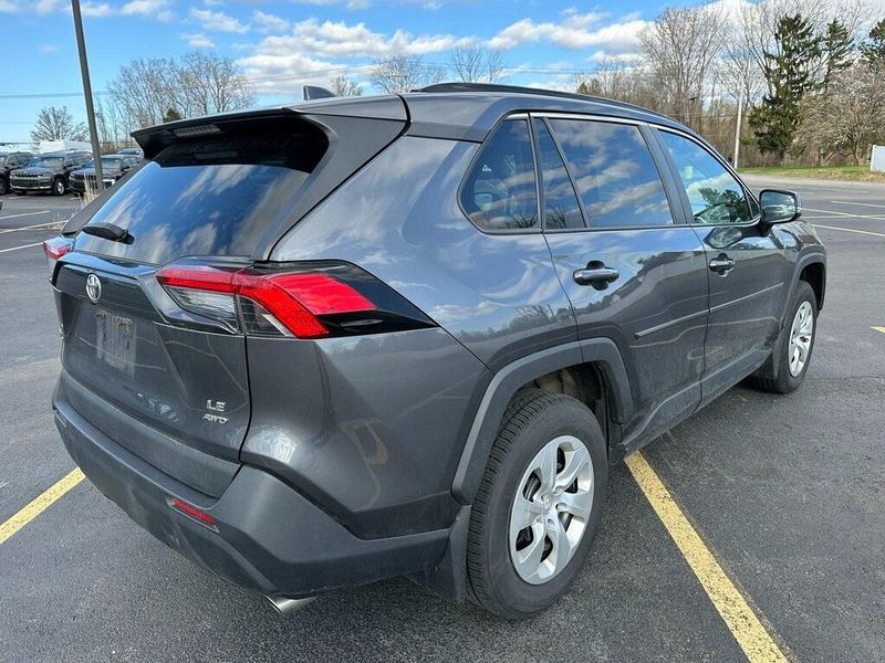 2021 Toyota RAV4 LEImage 12